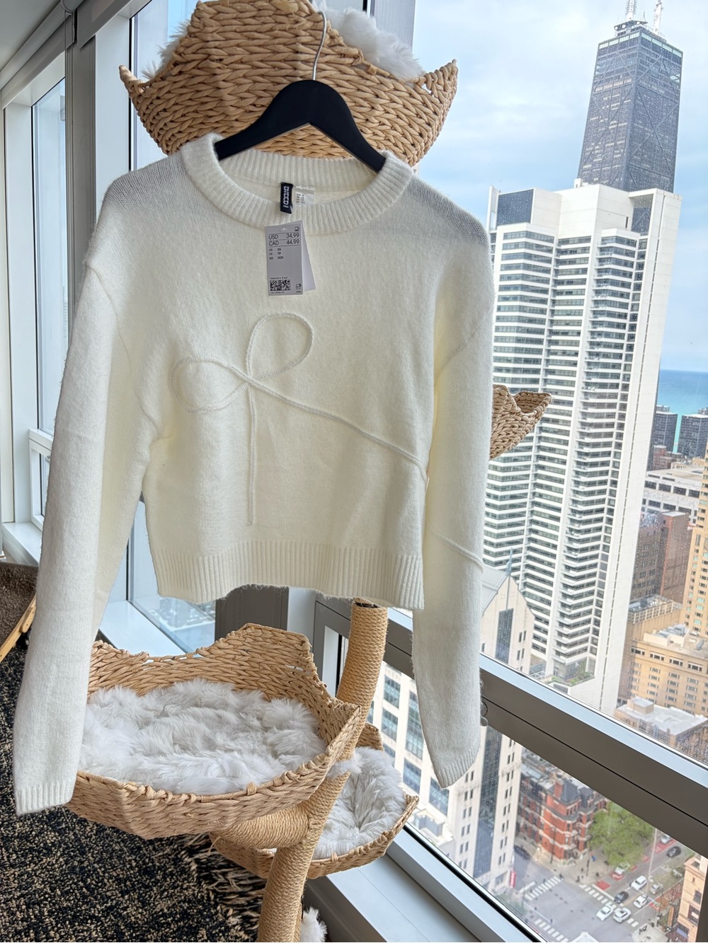 H&M White Crewneck Sweater with Bow Detail